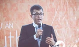 Anh Phú Vinh 1 - Chủ tịch dự án đang có bài phát biểu giới thiệu về cuộc thi Tiếng nói trẻ
