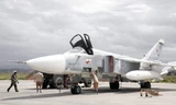Máy bay ném bom Su-24 của Nga tại căn cứ không quân Hmeimym, tỉnh Latakia, Syria. (Nguồn: EPA/TTXVN)