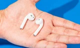Apple hoãn bán tai nghe không dây AirPods vì lỗi bí ẩn