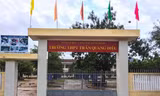 Học sinh đánh thầy giáo nhập viện