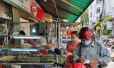 Từ 8/9, TPHCM cho phép mở lại dịch vụ ăn uống, chỉ bán mang về