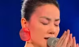 Vương Phi đứng im hát cũng lay động triệu trái tim
