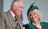 Chuyên gia đọc khẩu hình tiết lộ những gì Vua Charles và Hoàng hậu Camilla nói trong lễ đăng cơ