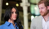 Harry - Meghan căng thẳng vì bộ phim nói xấu Hoàng gia Anh