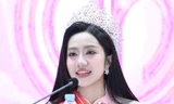 Hoa hậu Hà Trúc Linh: 'Nhiều bạn học người dân tộc thiểu số nhắn tin chúc mừng tôi'