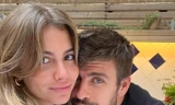Pique công khai bạn gái sau 7 tháng chia tay Shakira