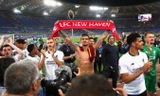 Liverpool vỡ oà khi vào chung kết Champions League sau 11 năm