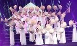 Thí sinh HHVN ngọt ngào 'Một thoáng quê hương' với áo dài Việt Nam 