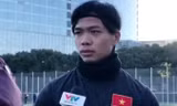 Công Phượng trả lời báo chí.