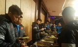 U23 Việt Nam dùng bữa tối đầu tiên tại Thượng Hải. Ảnh: Vietnamnet