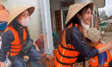 Thủy Tiên tài trợ học phí đến hết đại học cho 2 em nghèo vùng lũ