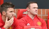 Wayne Rooney, Michael Carrick vắng mặt ở trận đấu với St Etienne rạng sáng mai.