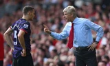 HLV Wenger muốn mang Vermaelen trở lại M.U.