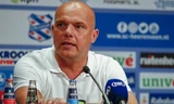 HLV Johnny Jansen của SC Heerenveen.