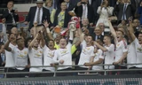 Vượt qua nghịch cảnh, M.U giành FA Cup