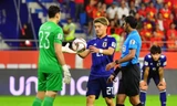 Công nghệ VAR mang tới quả penalty cho Nhật Bản.
