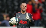 M.U từ chối để Valdes tới Chelsea.