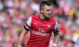 Carl Jenkinson gia nhập Sunderland theo dạng cho mượn.