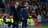 HLV Allegri tức giận khi trọng tài cho Real Madrid hưởng penalty phút bù giờ.