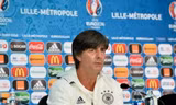 Loew không quá bận tâm xem sẽ đối đầu Italy hay Tây Ban Nha.