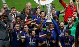 Các cầu thủ M.U lần đầu vô địch Europa League.