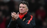 Van Gaal bất ngờ quay sang 'khen' các CĐV M.U.