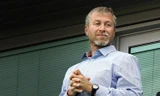 Tỷ phú Roman Abramovich bán lại cổ phần ở Chelsea cho công ty Trung Quốc.