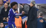 HLV Jose Mourinho muốn tái hợp với Willian.