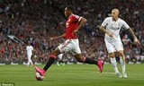 Tiền đạo trẻ Martial lập công ấn định chiến thắng 3-1 cho MU ở trận gặp Liverpool.