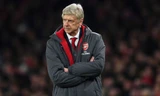 HLV Wenger liên tiếp cùng Arsenal trải qua những thất bại cay đắng.