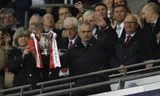 HLV Mourinho hài lòng khi cùng M.U vô địch League Cup.