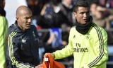 Zidane tỏ ra rất thân thiết với Ronaldo.