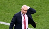 HLV Anghel Iordănescu và học trò phải chia tay Euro 206 sau vòng đấu bảng.