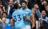 Aguero phá kỉ lục ghi bàn của Dwight Yorke.