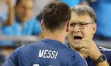 Messi ra mặt ủng hộ HLV Martino.