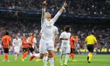 Ronaldo ăn mừng hat-trick vào lưới Shakhtar Donetsk.