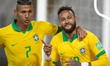 Neymar ăn mừng bàn thắng vào lưới Peru.