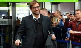 Jurgen Klopp bất ngờ đến Anh. 