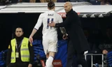 HLV Zidane thất vọng khi Bale phải nhận thẻ đỏ.