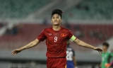 Công Vinh ăn mừng bàn thắng trong trận gặp Campuchia. Ảnh: Bongdaplus