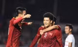 Đức Chinh lập "hat-trick" nhấn chìm U22 Campuchia.