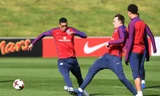 Chris Smalling và Phil Jones chấn thương khi làm nhiệm vụ ở ĐT Anh.