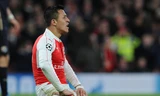 Alexis Sanchez bị đau ở bắp đùi.