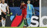 Ronaldo thất vọng vì sút hỏng penalty.