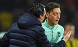 Ozil khẳng định mình "không có vấn đề gì" với HLV Emery.