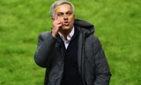 HLV Mourinho đáp trả những lời mỉa mai từ HLV của Ajax.