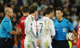 Trọng tài Clattenburg vốn có thiện cảm với Ronaldo.