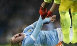 De Bruyne sang Barcelona để điều trị chấn thương.