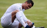 Ronaldo dính chấn thương ở bàn chân.