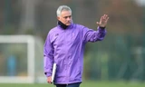 HLV Jose Mourinho không hài lòng với đội hình hiện tại của Tottenham.